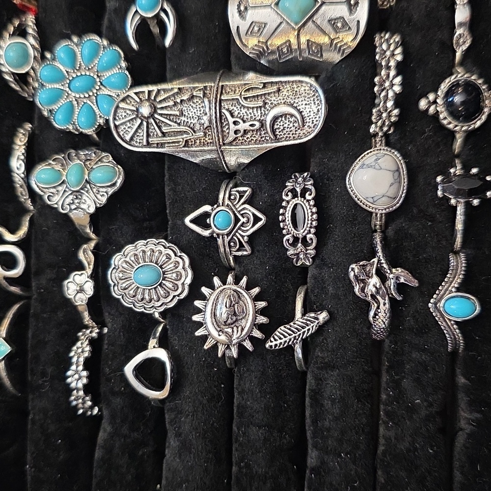 Lot of 30pcs fashion rings - Picture 2 of 3